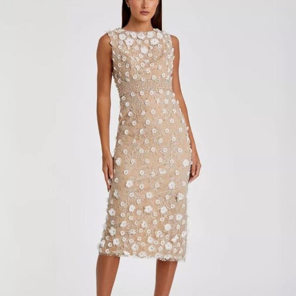 Mac Duggal Dresses & Skirts - Mac Duggal Women’s Floral Applique Crew Neck Tan Sleeveless Midi Dress NWT 67853